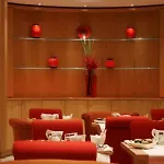 Westside Arc De Triomphe Hotel 